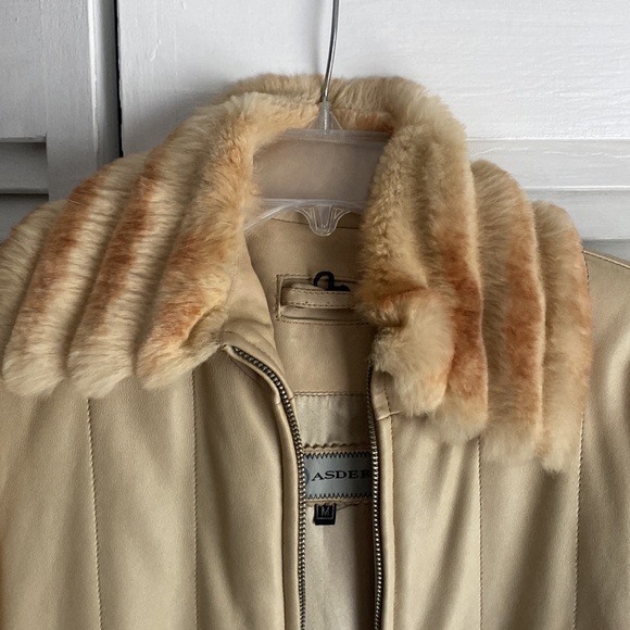 Leather jacket - Picture 2 of 5